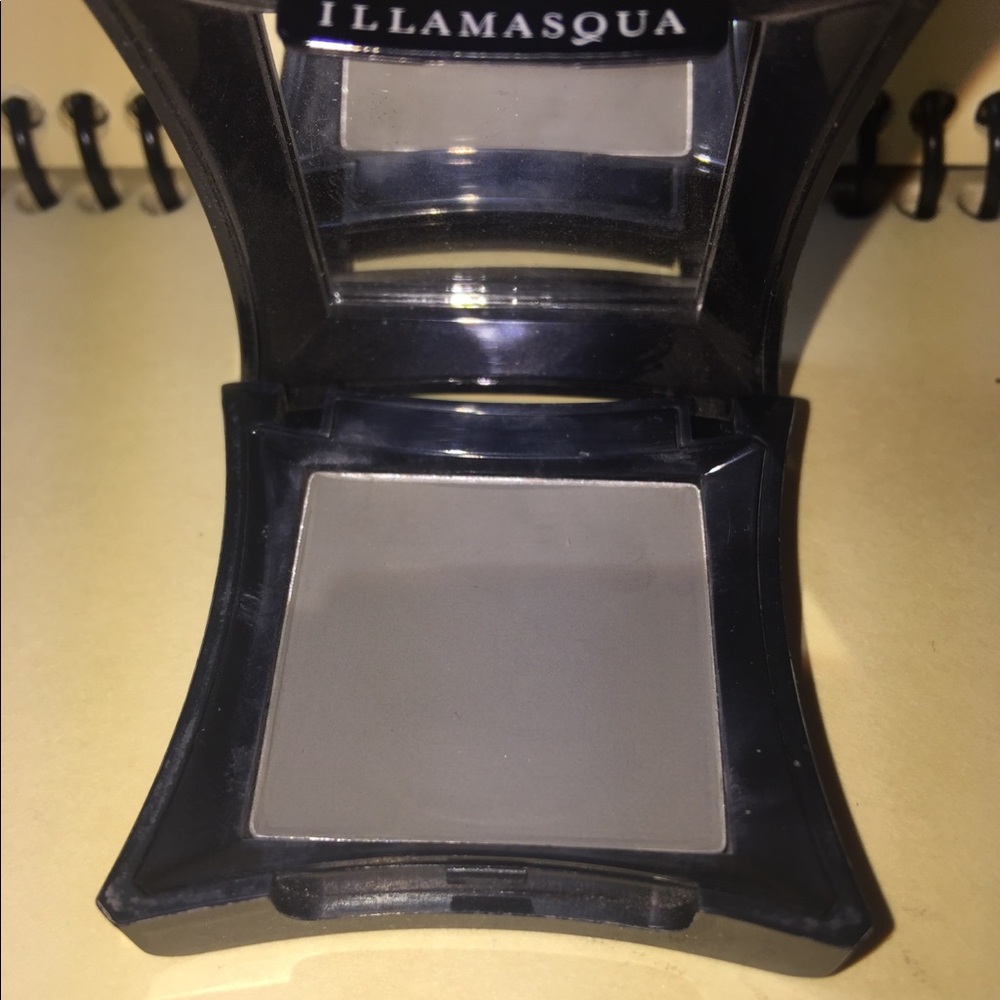Illamasqua Brow Cake Motto